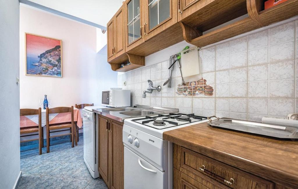 Apartment Tezak Kukci Exterior photo