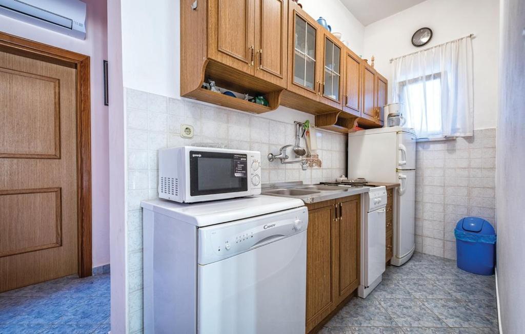 Apartment Tezak Kukci Exterior photo